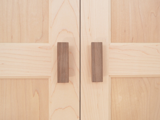 Bookcase 4 Horizon Maple detail.