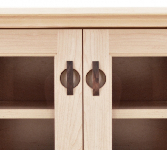 TV Console 1 with Glass Doors Shaker Maple detail 2
